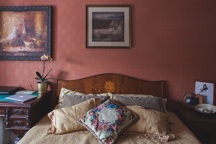 classic style bedroom