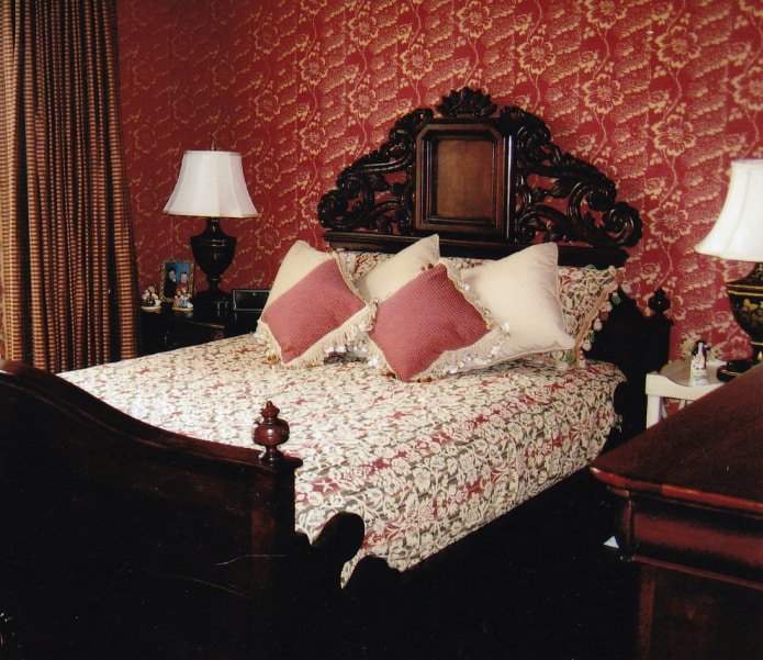 wallpaper in the bedroom