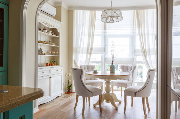 dining area with a sideboard