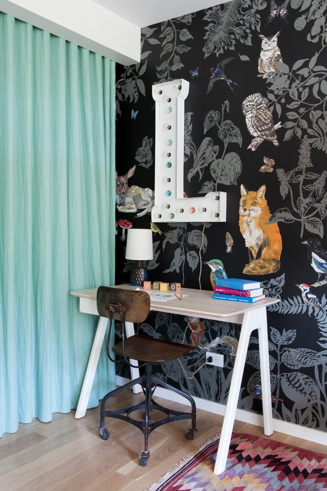 paper wallpaper in the interior