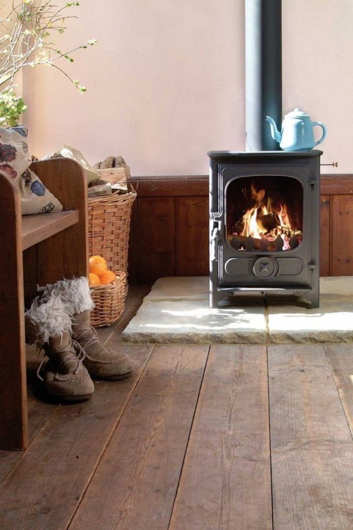 Hearth on a podium