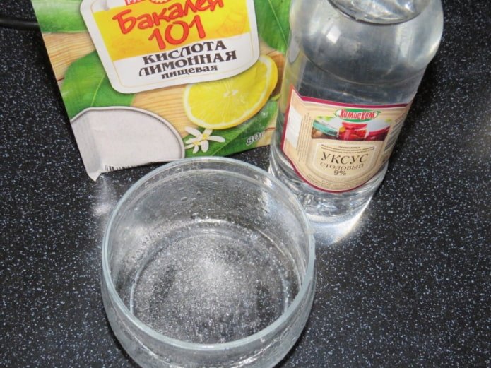 Vinegar and citric acid against rust