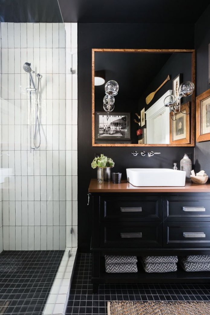 black and white bathroom