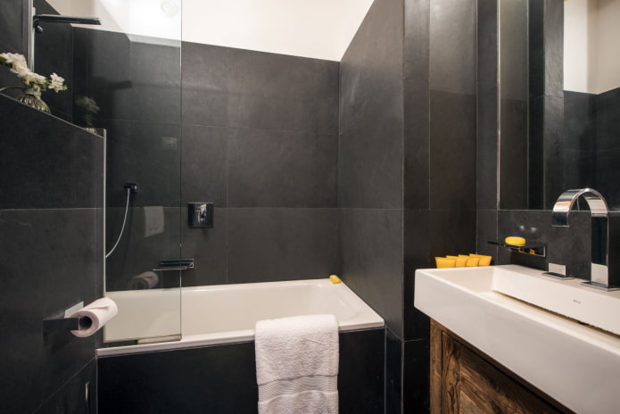 wall decoration with porcelain tiles