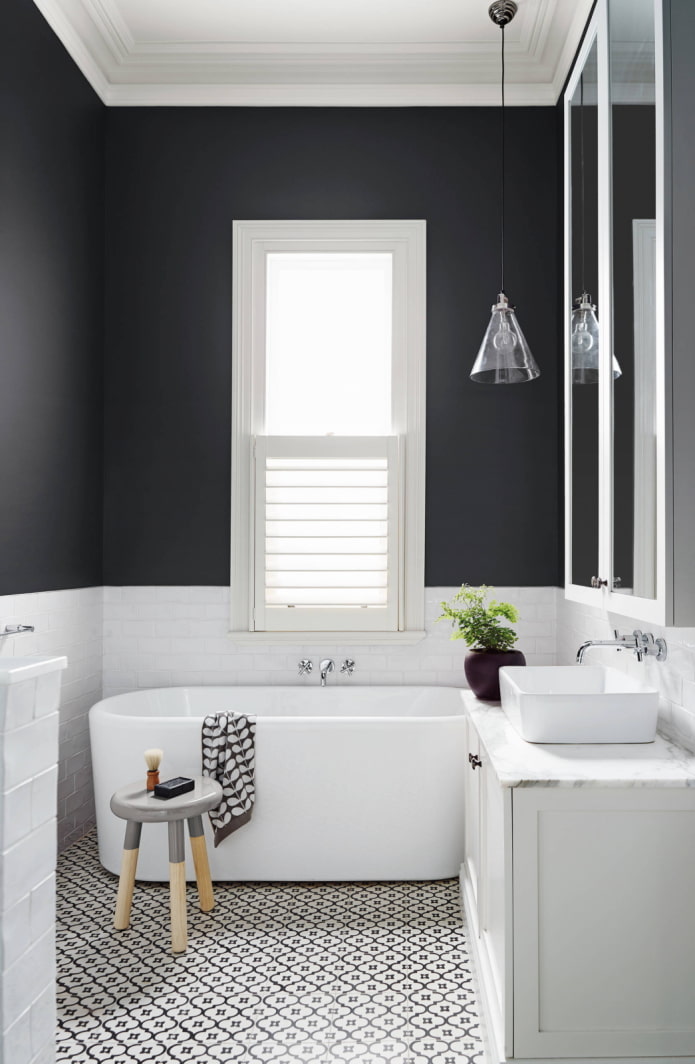 two-tone wall in the bathroom