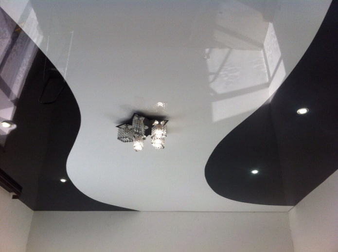 Single-level ceiling of two colors