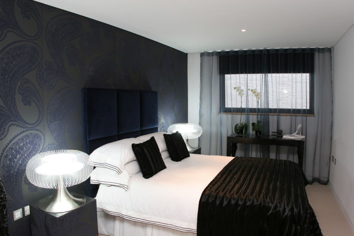 Black tulle in the bedroom