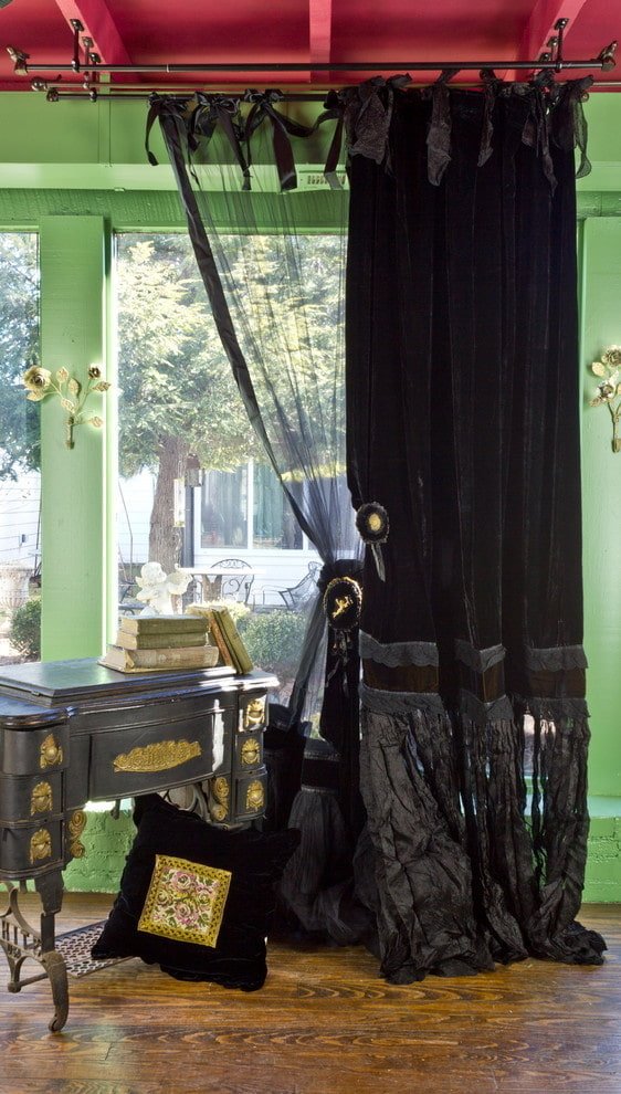 Dark curtains on loops