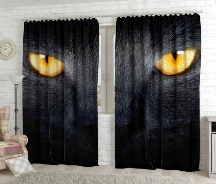 long 3D curtains with the image of cat's eyes