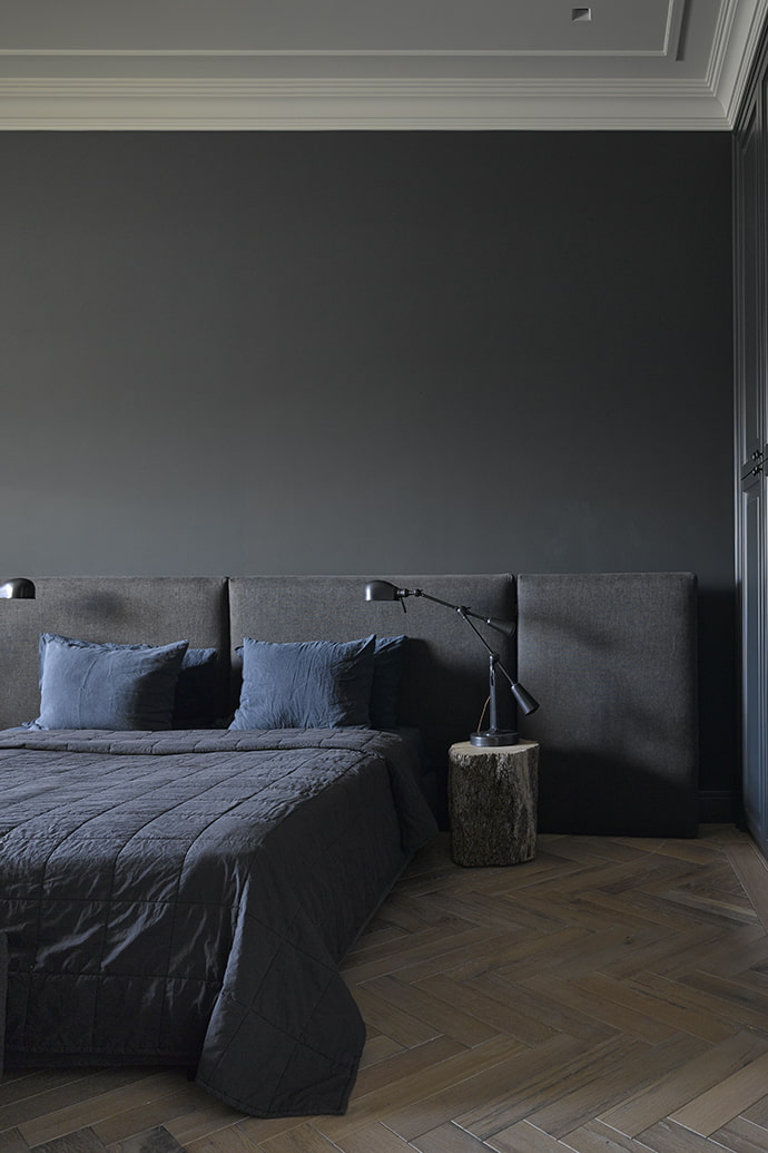 black walls in the bedroom
