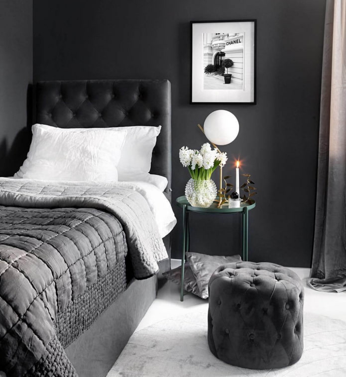 dark walls in the bedroom