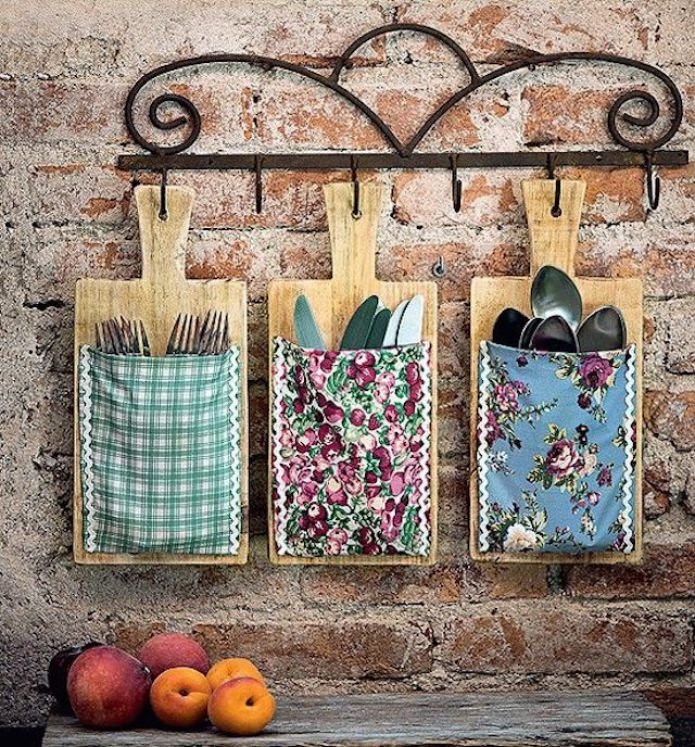 country style kitchen utensil storage idea