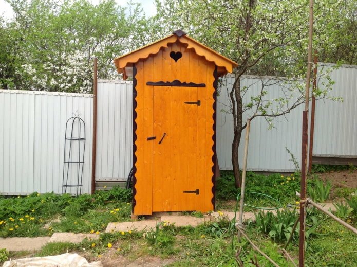toilet house with carved parts