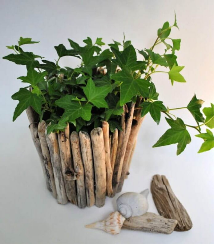 pot made of twigs
