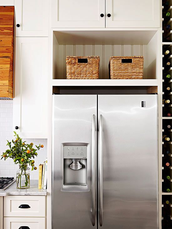 Refrigerator built into the kitchen set