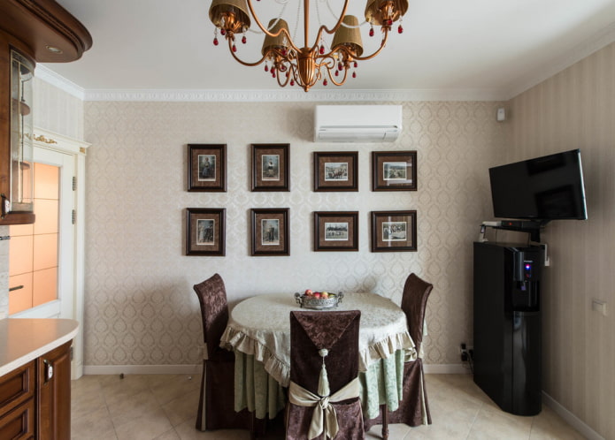 kitchen wall decor in a classic style