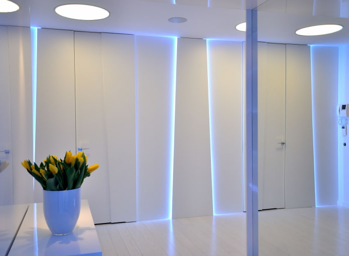 lighting on the walls in the interior