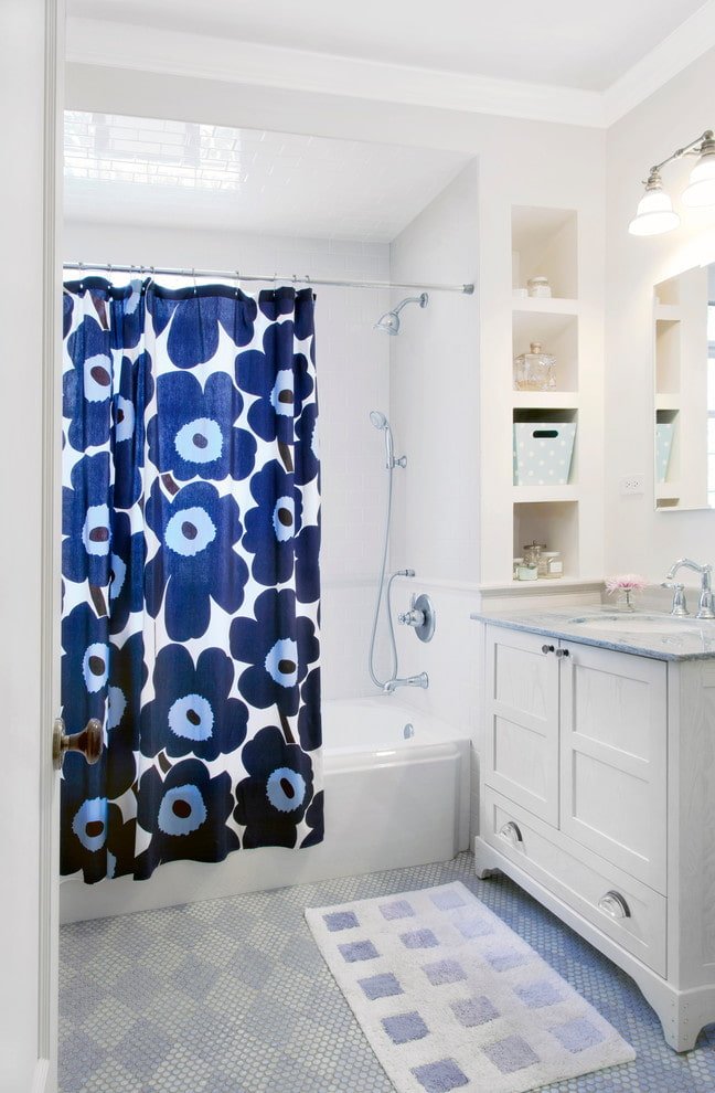 Curtain accent