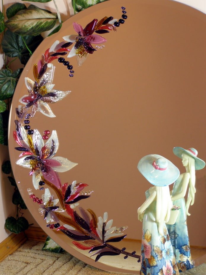mirror decorated with painting