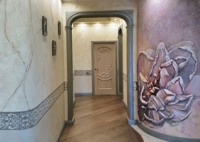 artistic plaster in the interior of the hallway
