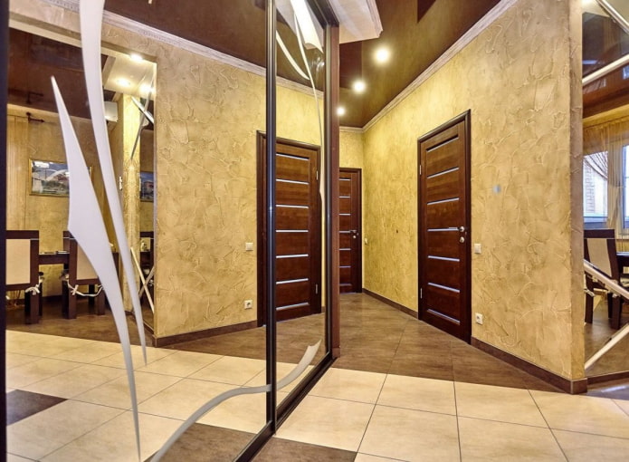 textured plaster in the interior of the hallway
