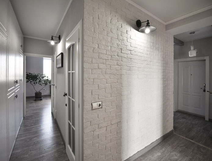 brick-like plaster in the hallway interior