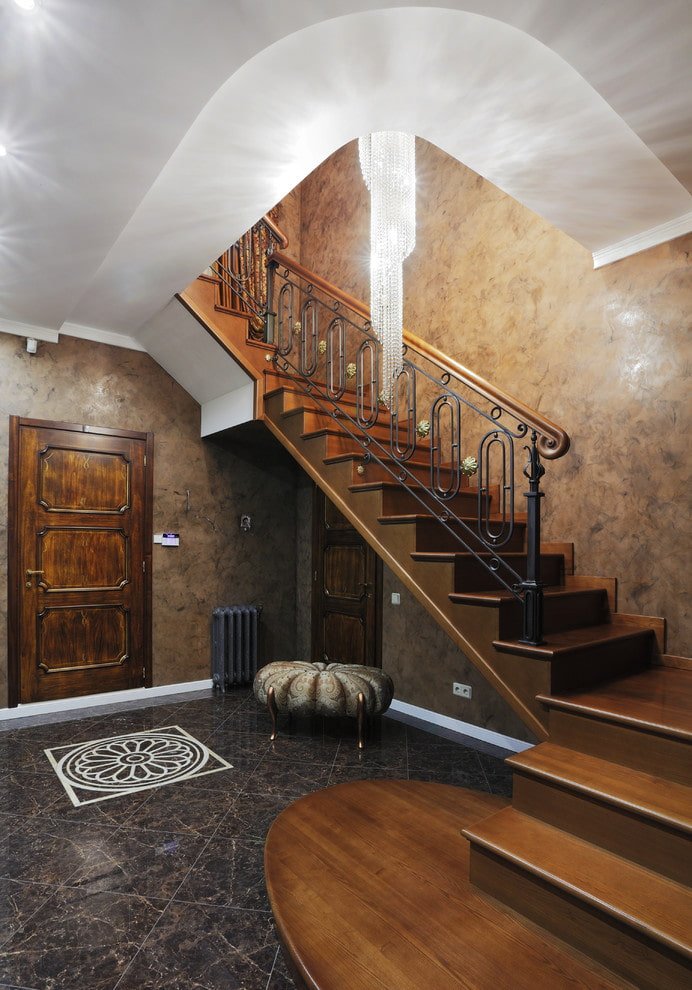 brown plaster in the hallway interior