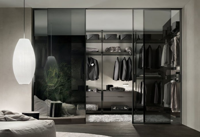 partition in the interior of the dressing room