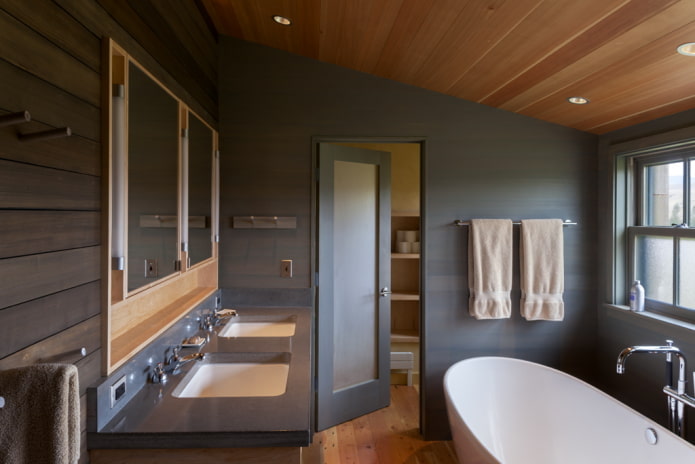 wooden ceiling in the bathroom