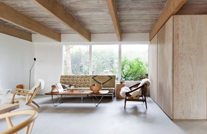 wooden ceiling with beams in the living room