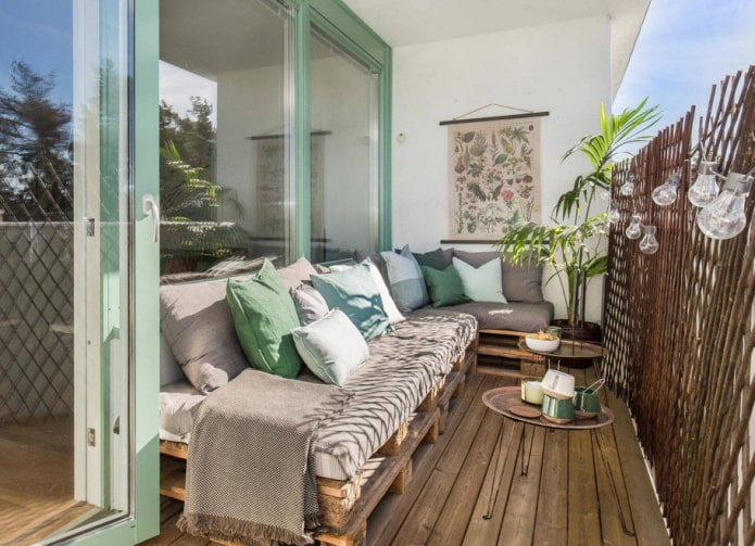 pallet sofa in the balcony interior