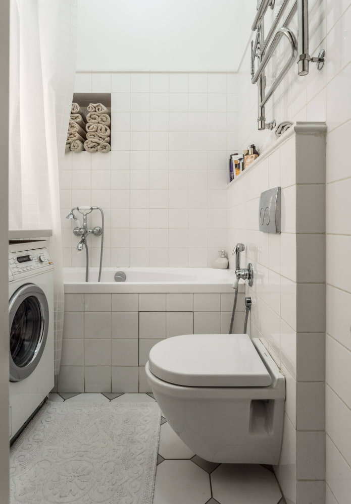 Small bathtub