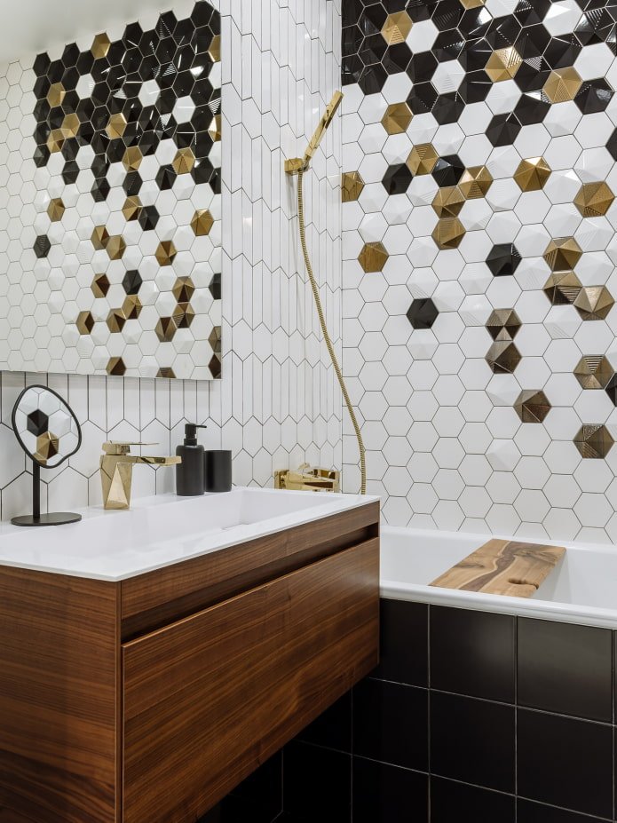 Unusual tiles in the bathroom