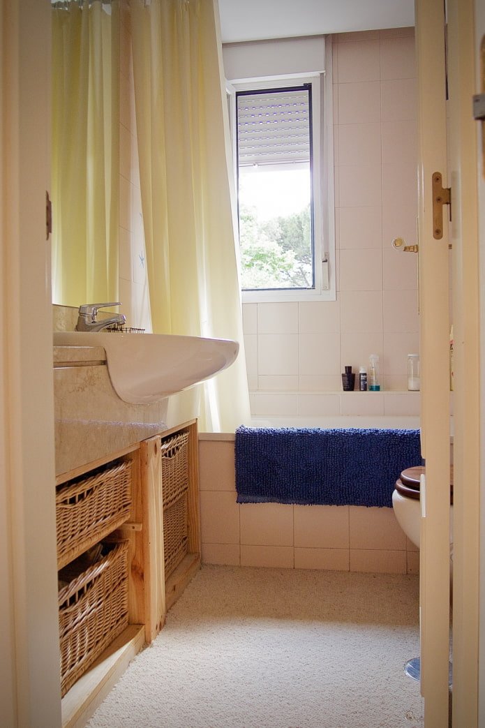 Baskets in the bathroom