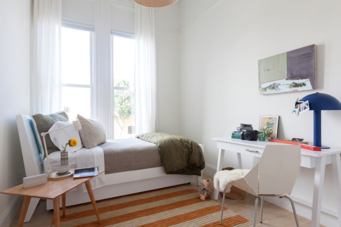 furniture arrangement in a 10 sq. m. children's room