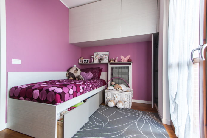 furniture arrangement in a 10 sq. m. children's room