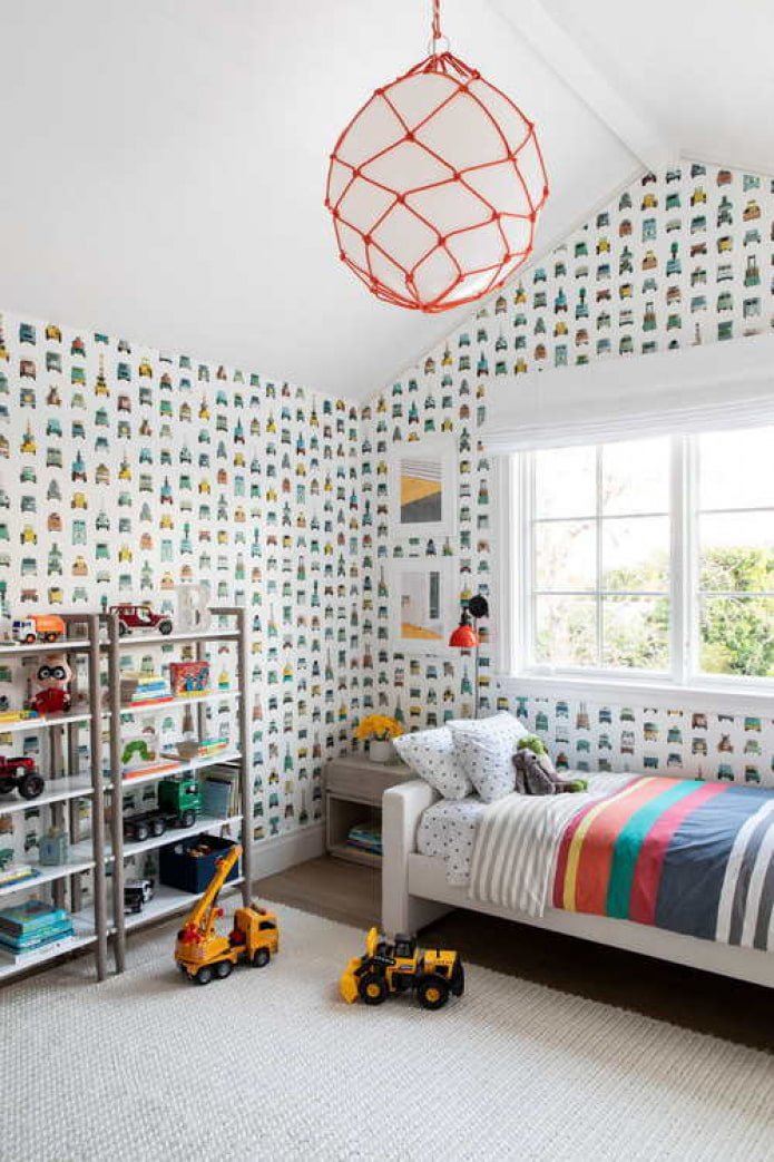 wallpaper with pictures in a children's room