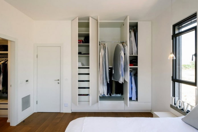 wardrobe design in a niche