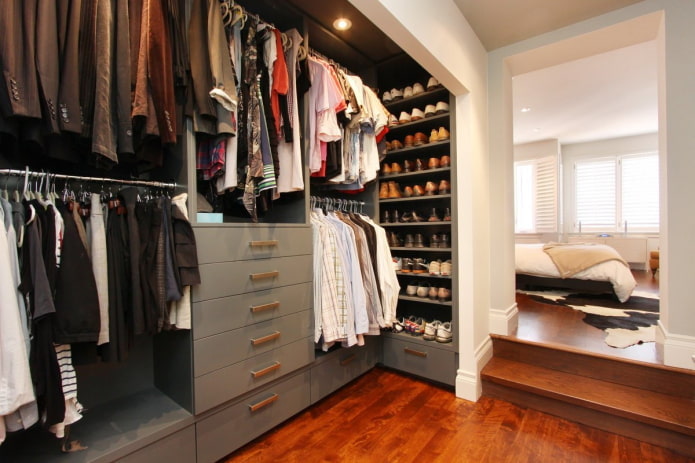 wardrobe design in a niche