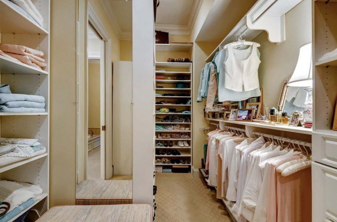 free layout of a wardrobe