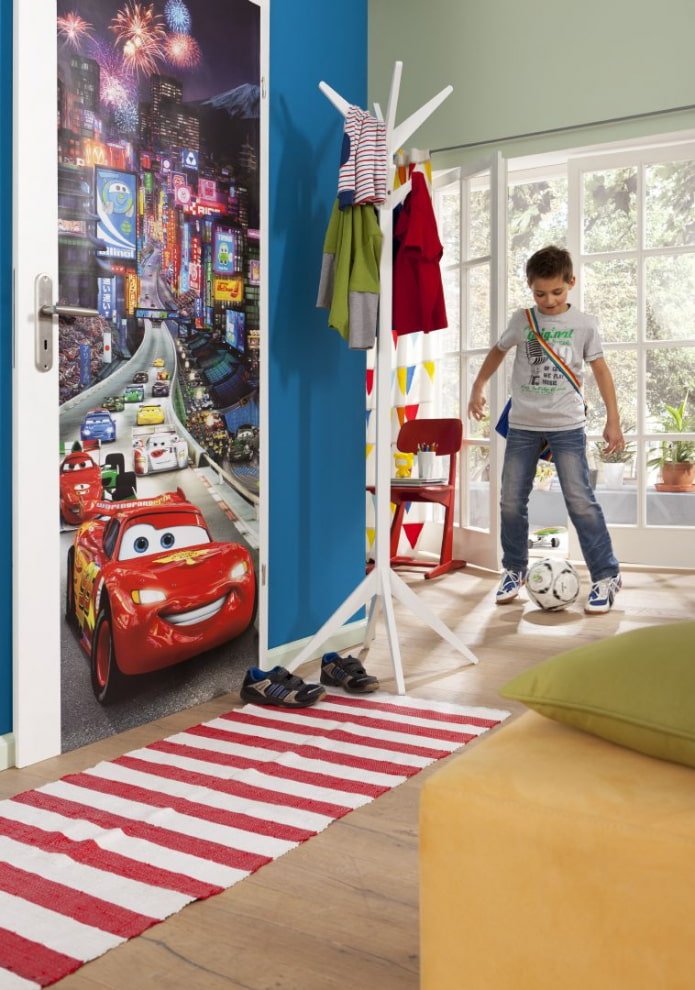 photo wallpaper on the door