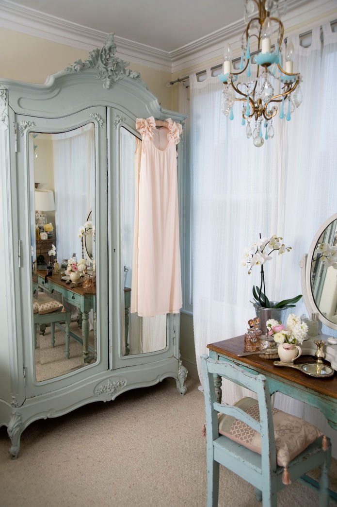 mirror vintage wardrobe