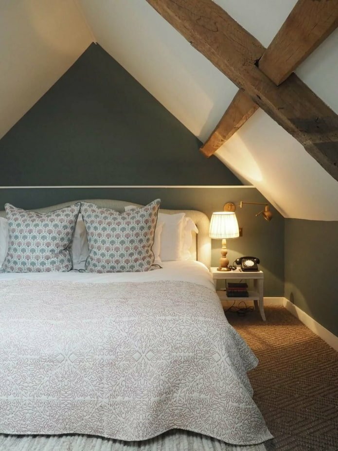 painted walls in the bedroom