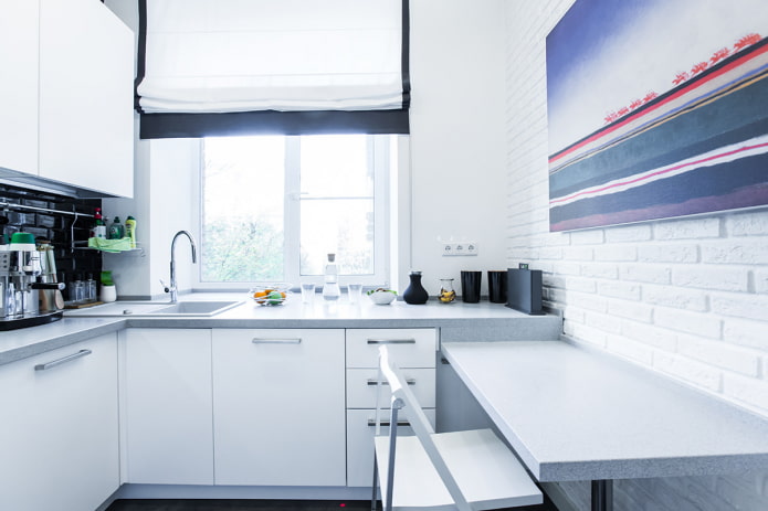 Roman blind for the kitchen