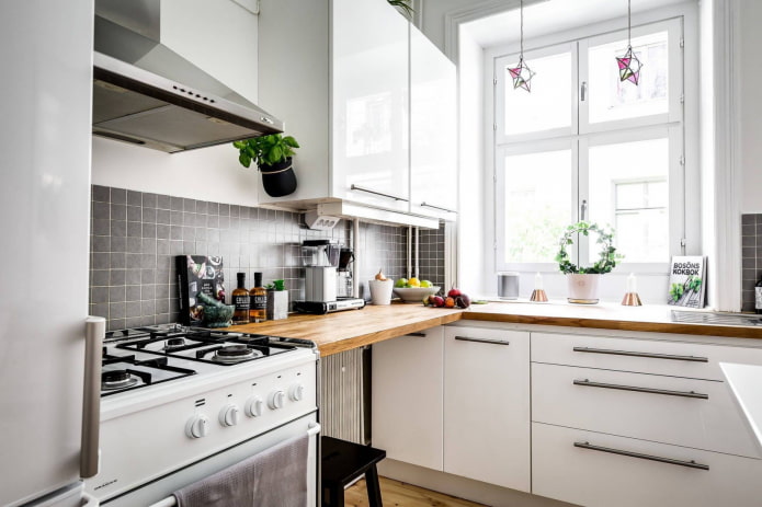 kitchen set of 5 sq m