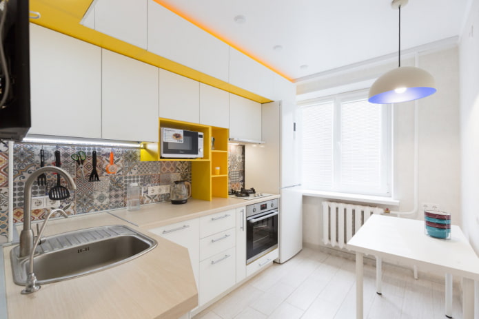 kitchen set with an area of 6 square meters