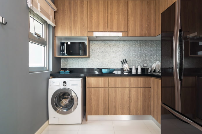 kitchen area of 6 square meters with a washing machine