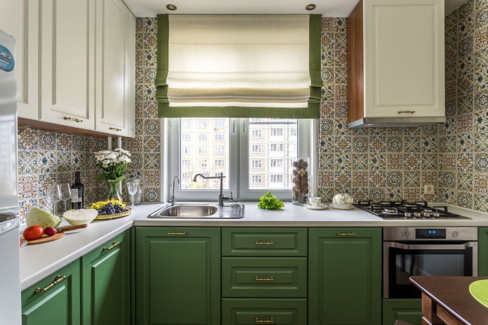 curtains in the kitchen area of 6 squares