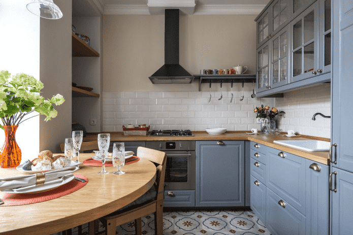 kitchen set with an area of 6 square meters