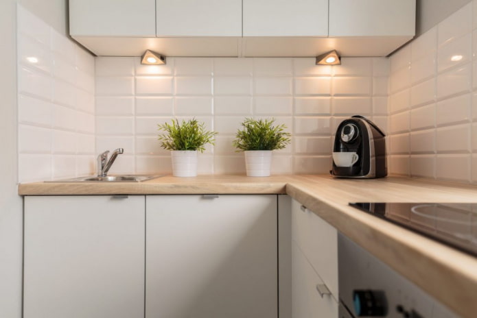 lighting in a 6-square-meter kitchen